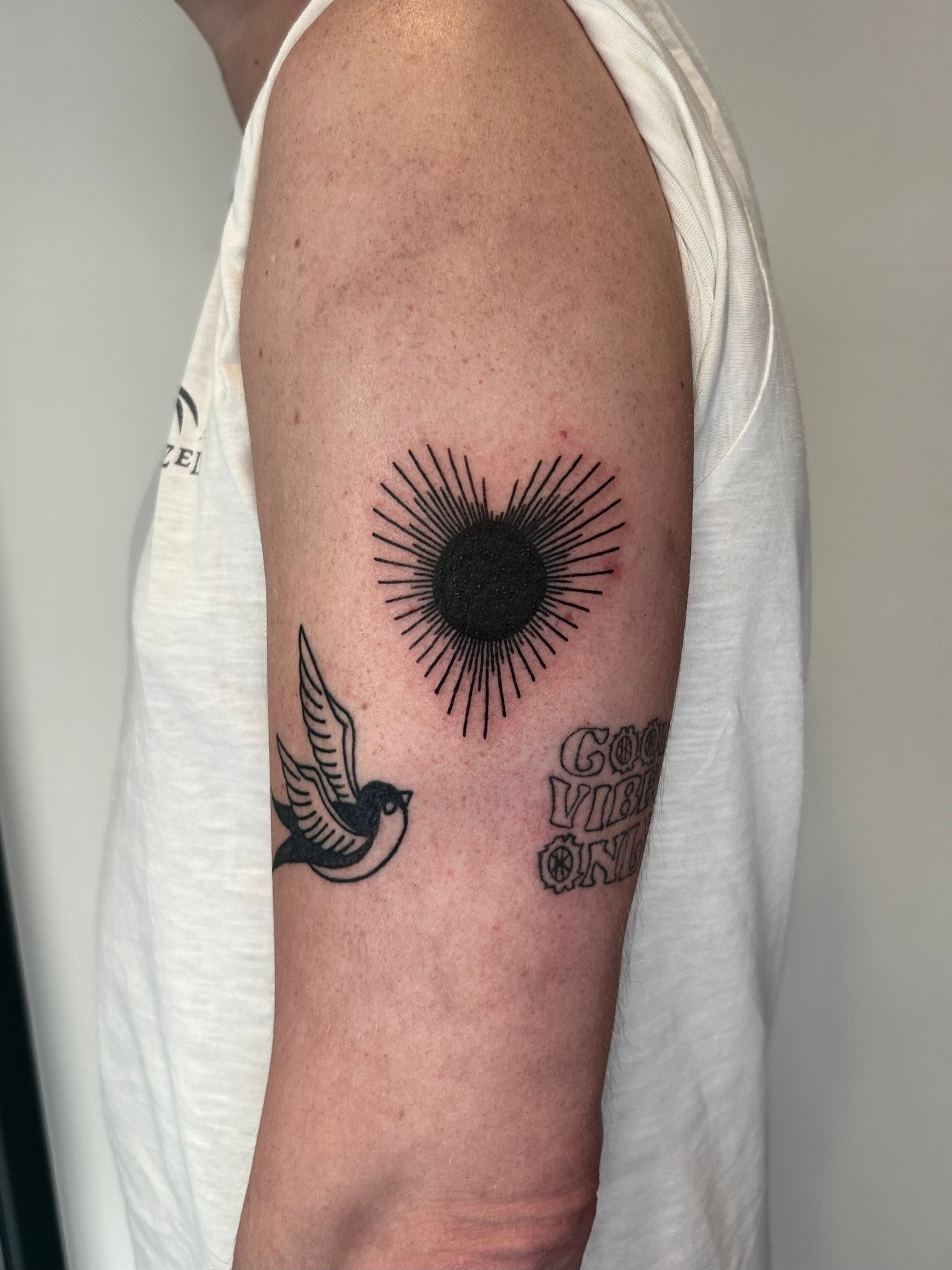 Blackwork tattoo door @milinoink